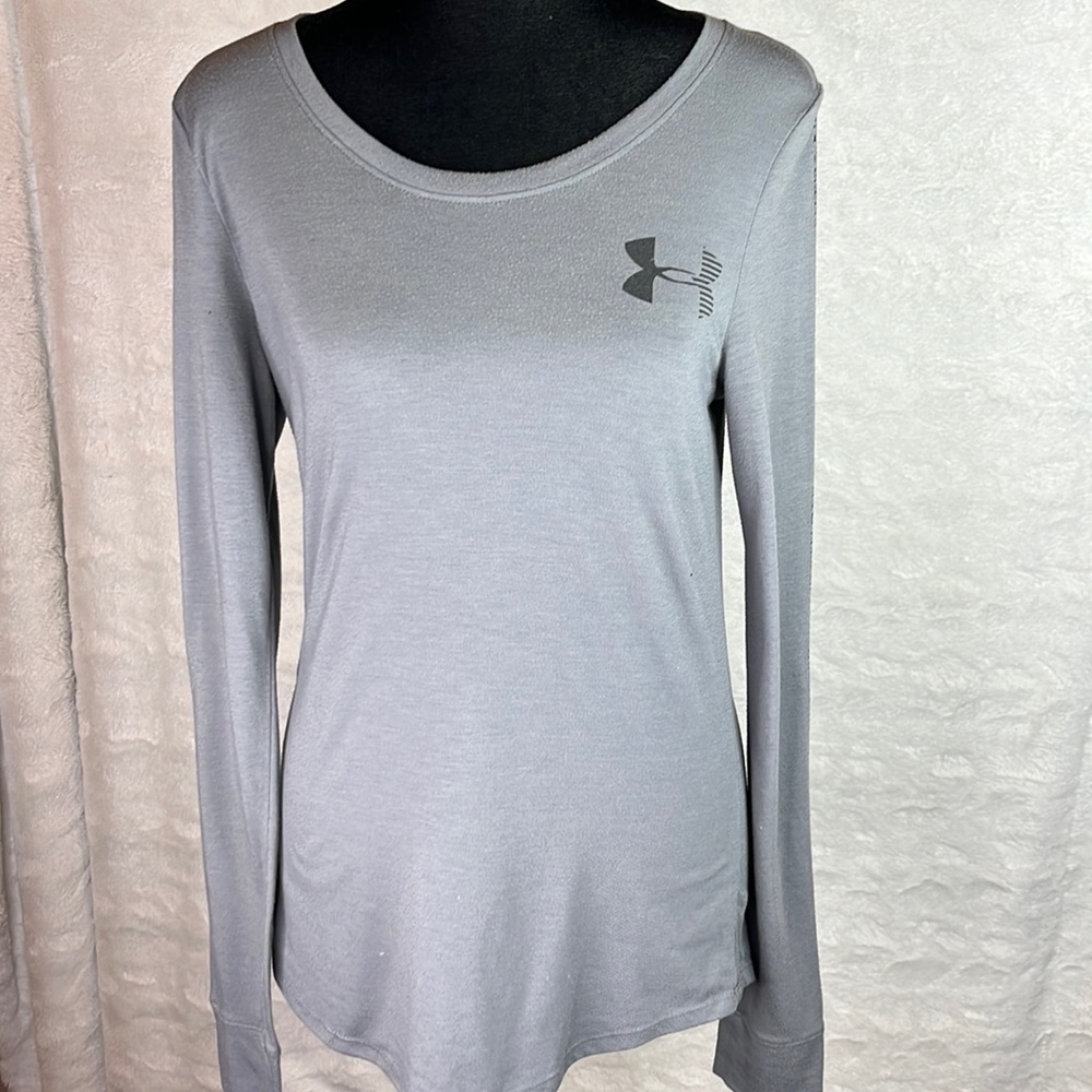 Under Armour - Long Sleeve Performance TShirt

Size Small, Gray, Light weight